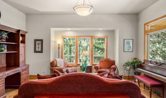 335 NW 17th St, Bend, OR 97701