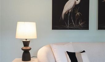 14 E 54th St, Savannah, GA 31405