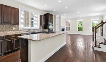 322 N GEORGE MASON Dr, Arlington, VA 22203