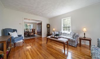 6 Carriage Chase Ln, Atkinson, NH 03811