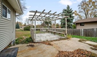 19 W682 Army Trail Blvd, Addison, IL 60101