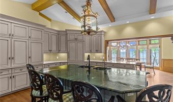 5 Decatur Ave, Jamestown, RI 02835
