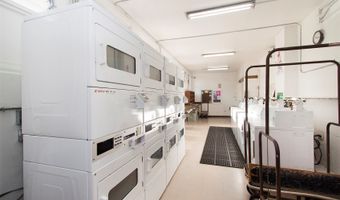 445 Kaiolu St 407, Honolulu, HI 96815