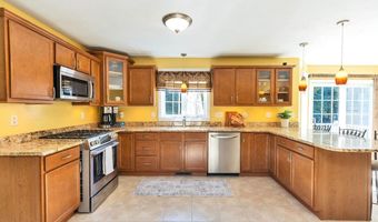 195 Steam Mill Rd, Auburn, NH 03032