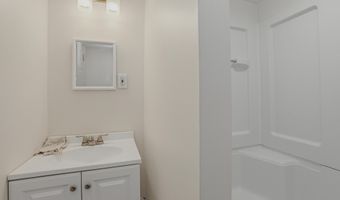 7607 MARYKNOLL Ave, Bethesda, MD 20817