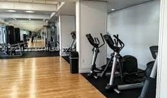 2801 NE 183rd St 405W, Aventura, FL 33160