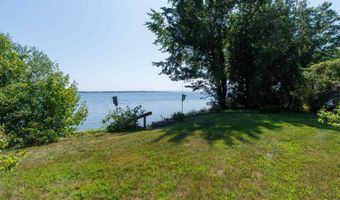 915 Fiske Rd, Alburgh, VT 05440