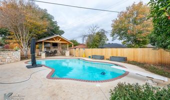 2810 Woodlake Dr, Abilene, TX 79606