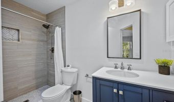 641 MAPLE OAK Cir 101, Altamonte Springs, FL 32701