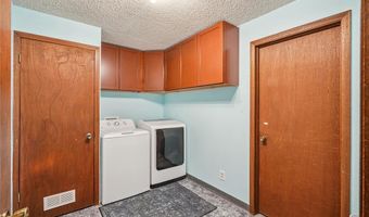 107 10th Ave SW, Altoona, IA 50009