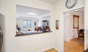 28 N De Baun Ave 208, Airmont, NY 10901