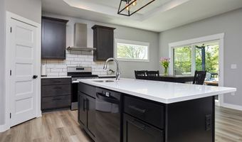 1532 Marina Cove Dr, Polk City, IA 50226