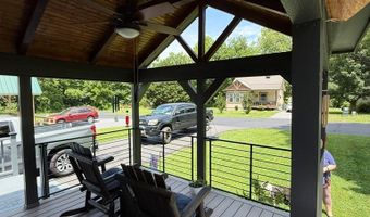 121 Lazy Bear Trl, Andrews, NC 28901