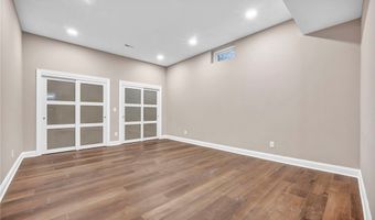 690 Club Dr W, Aurora, OH 44202