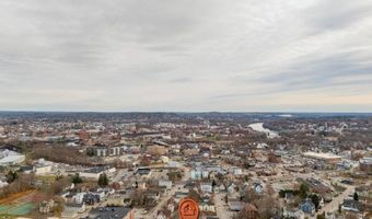 9 Willow St, Auburn, ME 04210