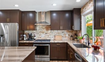 33127 Camelot Dr, Yucaipa, CA 92399