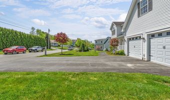 40 Hillview Dr, Bangor, ME 04401