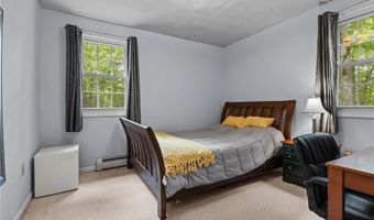 14 Jackson Schoolhouse Rd, Glocester, RI 02814