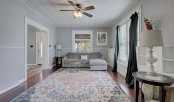 914 W 4TH St, Appleton, WI 54914
