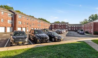 6 Gainesborough 1B, River Edge, NJ 07661