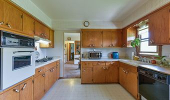 5340 Orchard Ln, Greendale, WI 53129