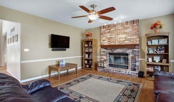 420 April Oaks Ct, Ballwin, MO 63021