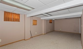 1006 SE Peterson Dr, Ankeny, IA 50021
