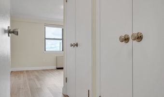 8 Whittier Pl 22B, Boston, MA 02114