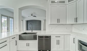 5718 SEA TURTLE Pl, Apollo Beach, FL 33572