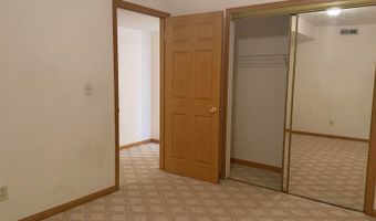 530 S 5th St, Akron, IA 51001