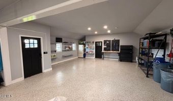 917 McDonald Dr, Amsterdam, NY 12070