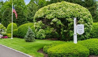44 Hale Ln, Darien, CT 06820