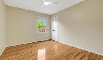 4003 KLOMAN St, Annandale, VA 22003