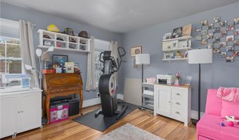 13 Vaughan Ave, Newport, RI 02840