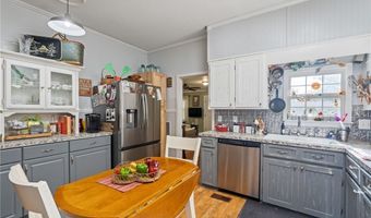 902 F St, Barling, AR 72923