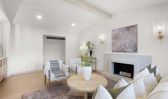 827 Woodruff Dr, Ballwin, MO 63011