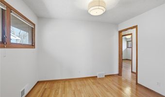 819 9th Ave, Anoka, MN 55303
