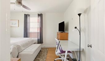 13 Holland St 1, Newport, RI 02840