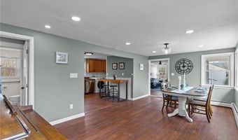 4 Sherbrooke Rd, Barrington, RI 02806