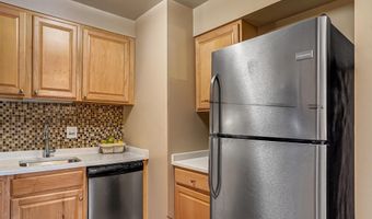 6143 EDSALL Rd J, Alexandria, VA 22304