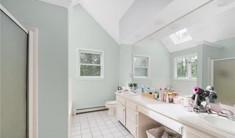 291 Old Oxford Rd, North Smithfield, RI 02896