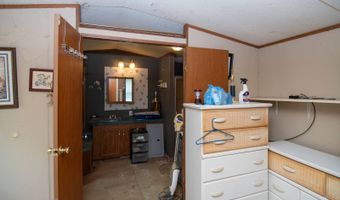 941 E Clayton Rd, Alderson, WV 24910