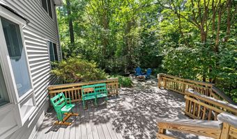 3843 30TH St N, Arlington, VA 22207