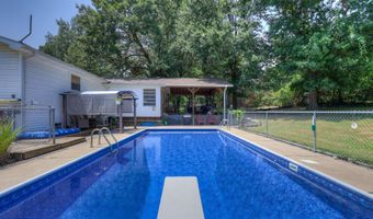 880 Oak Crst, Baxter Springs, KS 66713