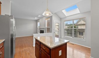19608 EDGEMONT Sq, Ashburn, VA 20147