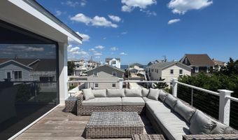 281 7TH St, Avalon, NJ 08202