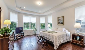 2448 Meadow Hills Dr, Ann Arbor, MI 48108