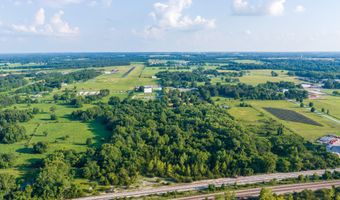 60 E Church St, Aurora, MO 65605