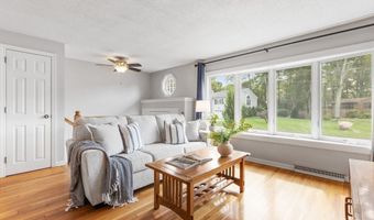 7 Forest Park Ave, Billerica, MA 01862