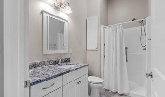 2354 E PLANK Cir B, Appleton, WI 54915